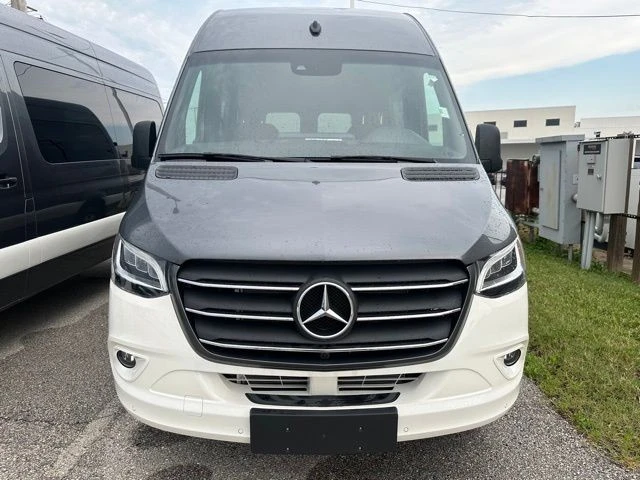 2023 Mercedes-Benz VS30 Sprinter - Image 2 of 15