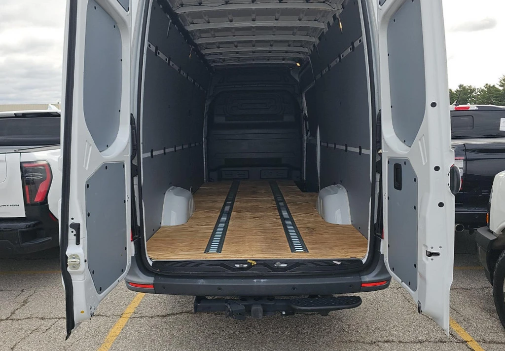 2023 Mercedes-Benz VS30 Sprinter - Image 15 of 15