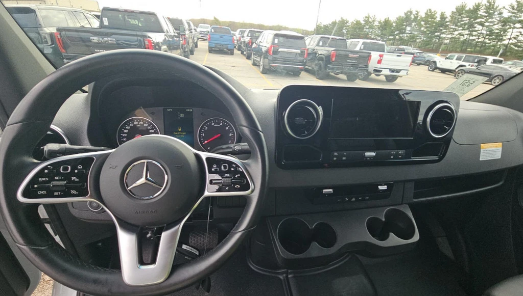 2023 Mercedes-Benz VS30 Sprinter - Image 3 of 15