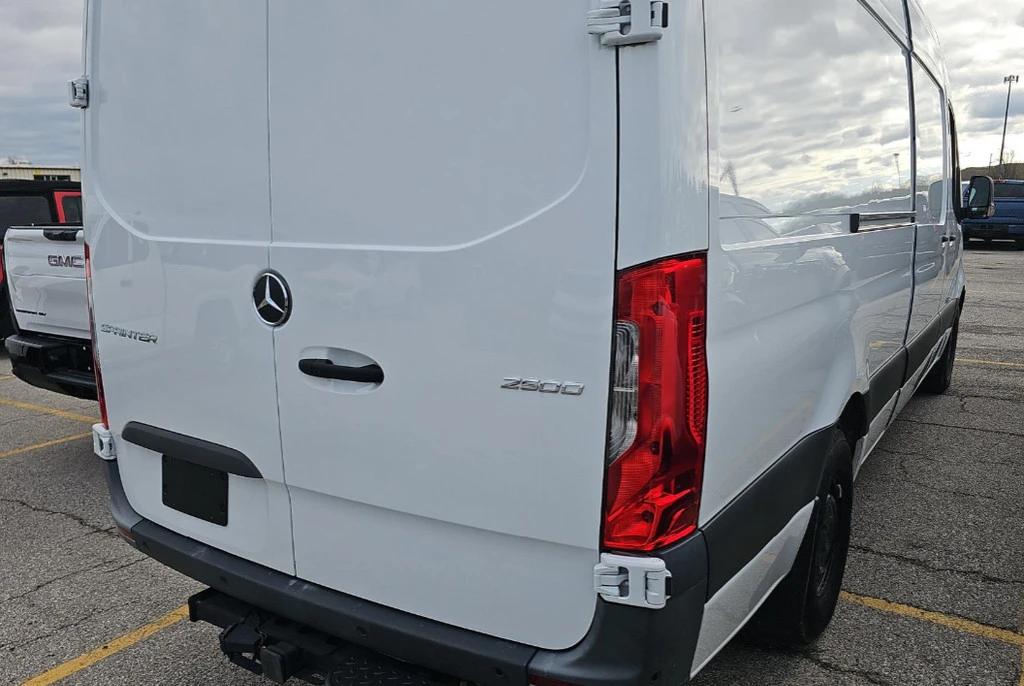 2023 Mercedes-Benz VS30 Sprinter - Image 9 of 15