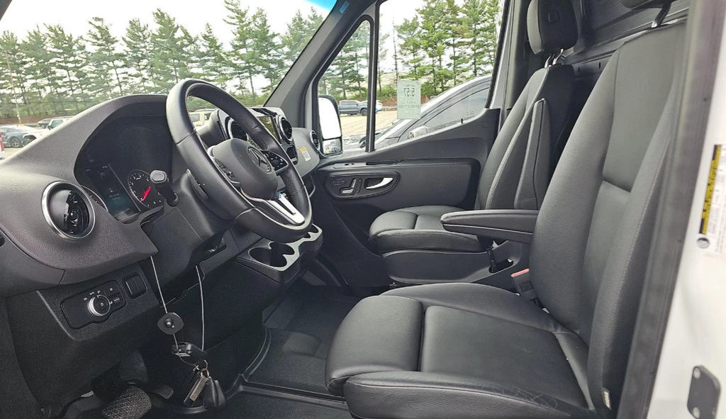 2023 Mercedes-Benz VS30 Sprinter - Image 2 of 15