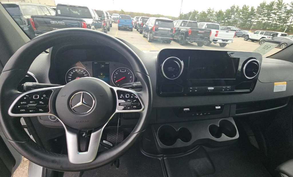 2023 Mercedes-Benz VS30 Sprinter - Image 14 of 15