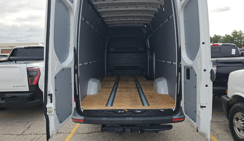 2023 Mercedes-Benz VS30 Sprinter - Image 4 of 15