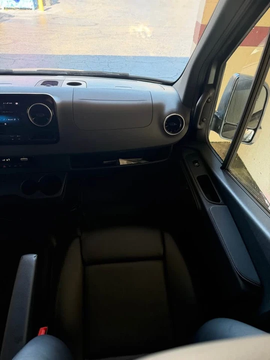 2023 Mercedes-Benz VS30 Sprinter - Image 9 of 13
