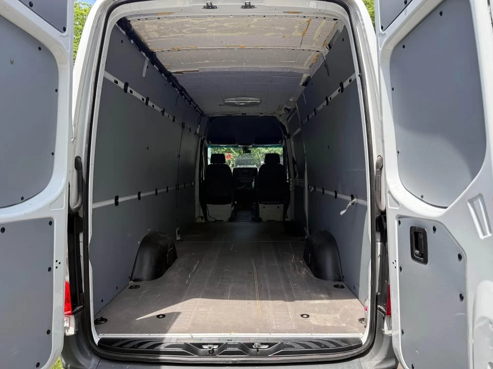 2023 Mercedes-Benz VS30 Sprinter - Image 8 of 20