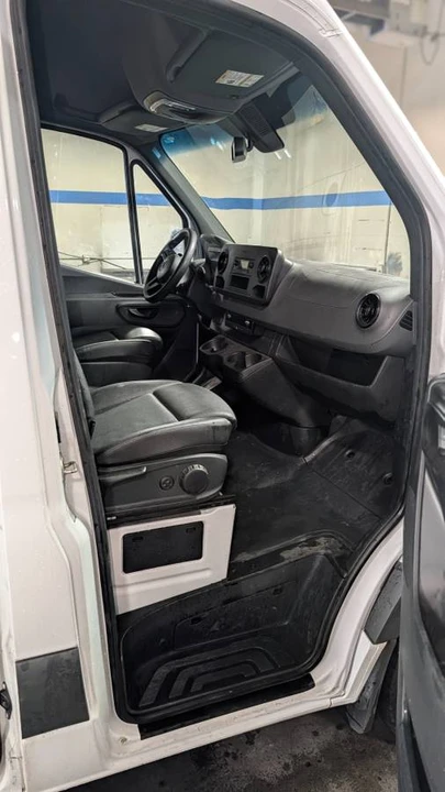 2023 Mercedes-Benz VS30 Sprinter - Image 6 of 15