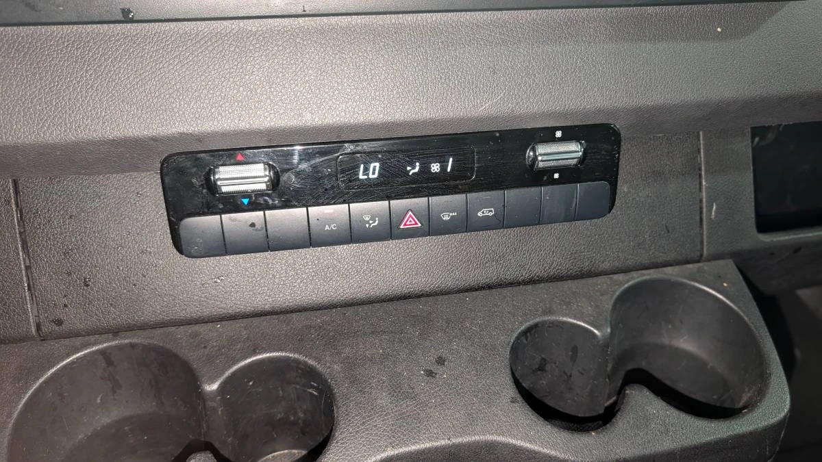 2023 Mercedes-Benz VS30 Sprinter - Image 3 of 15