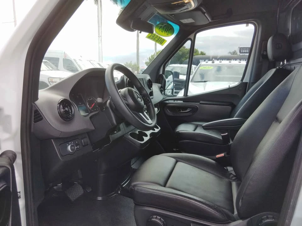 2023 Mercedes-Benz VS30 Sprinter - Image 5 of 15