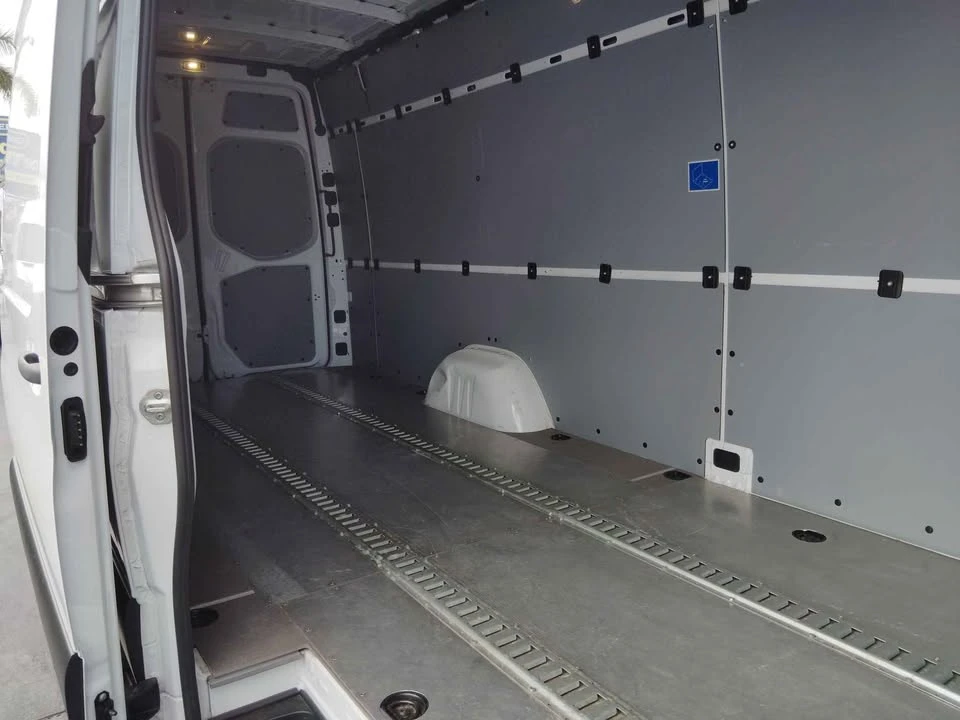 2023 Mercedes-Benz VS30 Sprinter - Image 8 of 15