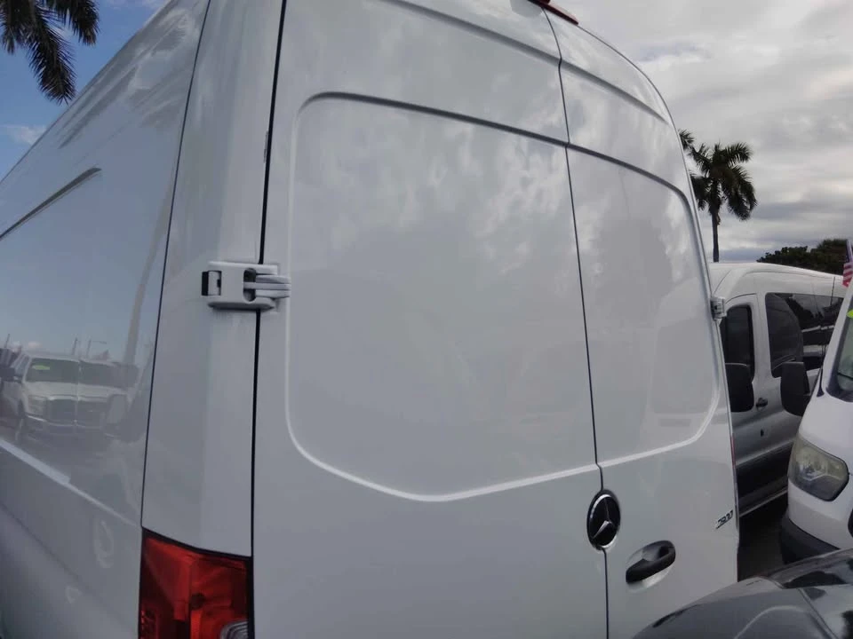 2023 Mercedes-Benz VS30 Sprinter - Image 10 of 15