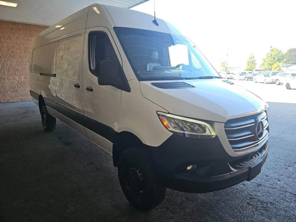 2023 Mercedes-Benz VS30 Sprinter - Image 2 of 6
