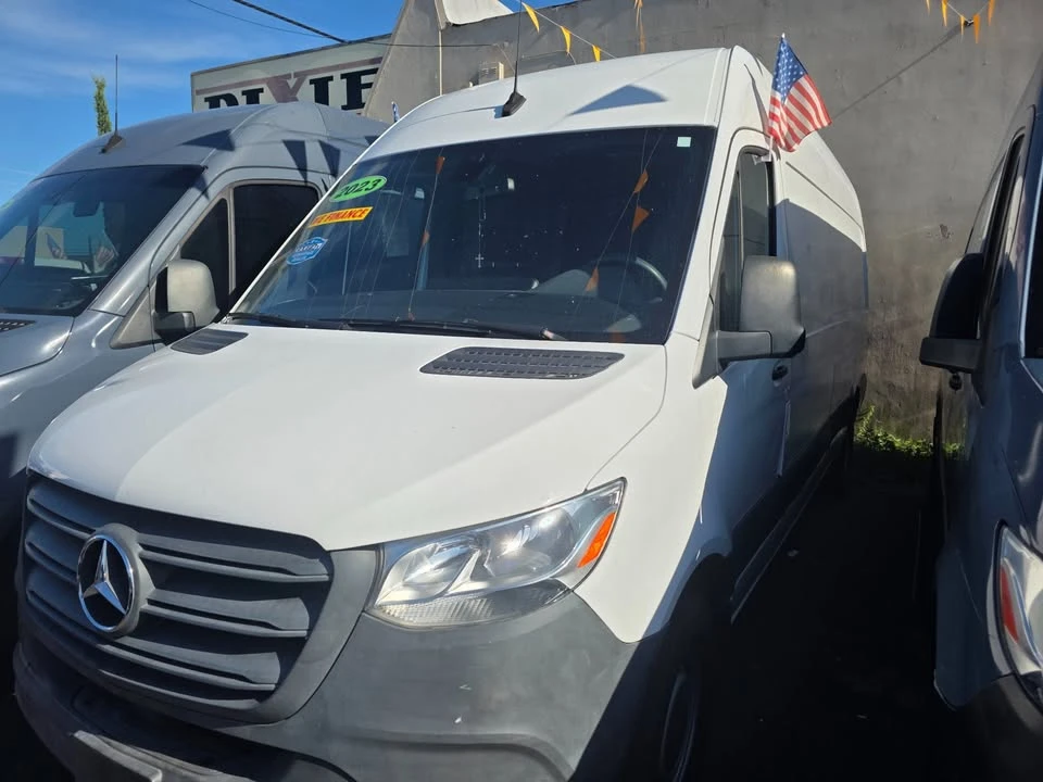 2023 Mercedes-Benz VS30 Sprinter - Image 2 of 4