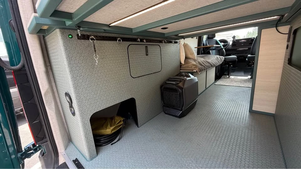 2023 Mercedes-Benz VS30 Sprinter - Image 14 of 16
