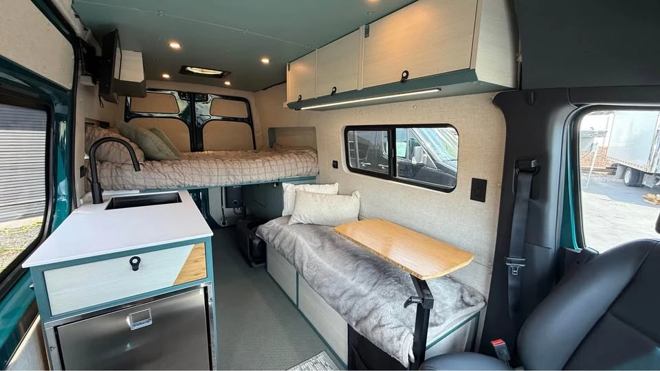 2023 Mercedes-Benz VS30 Sprinter - Image 9 of 16