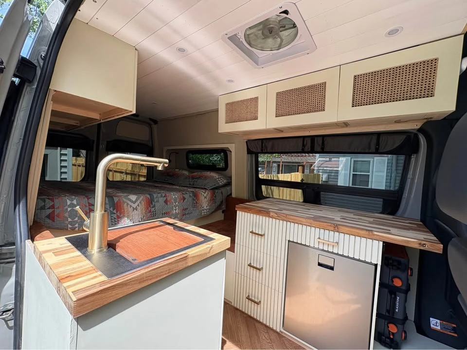 2023 Mercedes-Benz VS30 Sprinter - Image 3 of 20