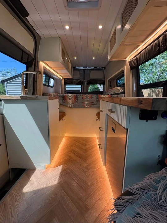 2023 Mercedes-Benz VS30 Sprinter - Image 7 of 20