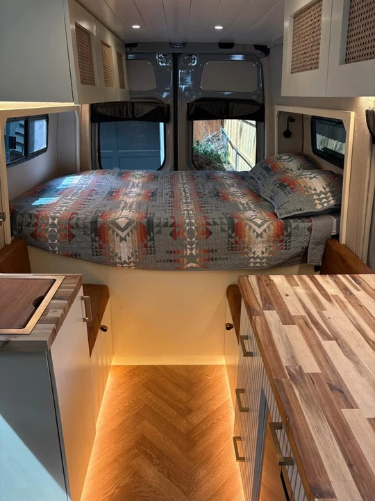 2023 Mercedes-Benz VS30 Sprinter - Image 6 of 20