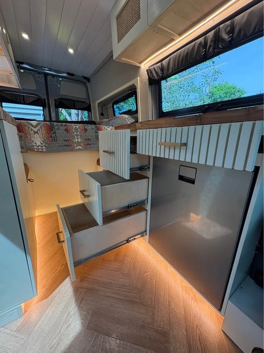 2023 Mercedes-Benz VS30 Sprinter - Image 8 of 20