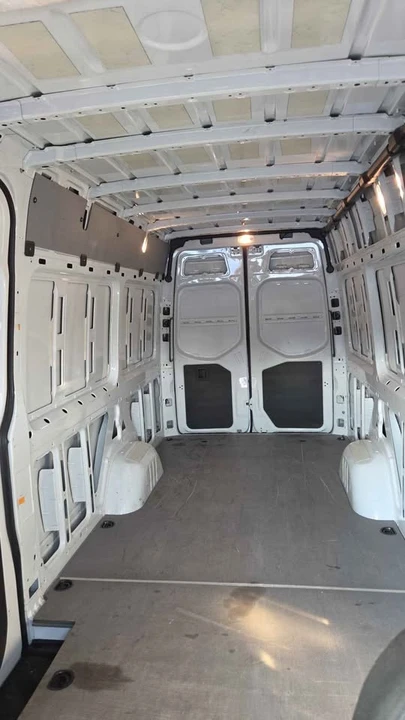 2023 Mercedes-Benz VS30 Sprinter - Image 8 of 10