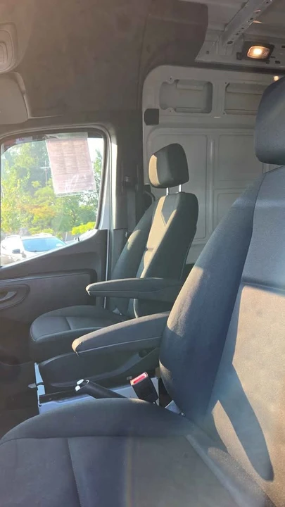 2023 Mercedes-Benz VS30 Sprinter - Image 5 of 10