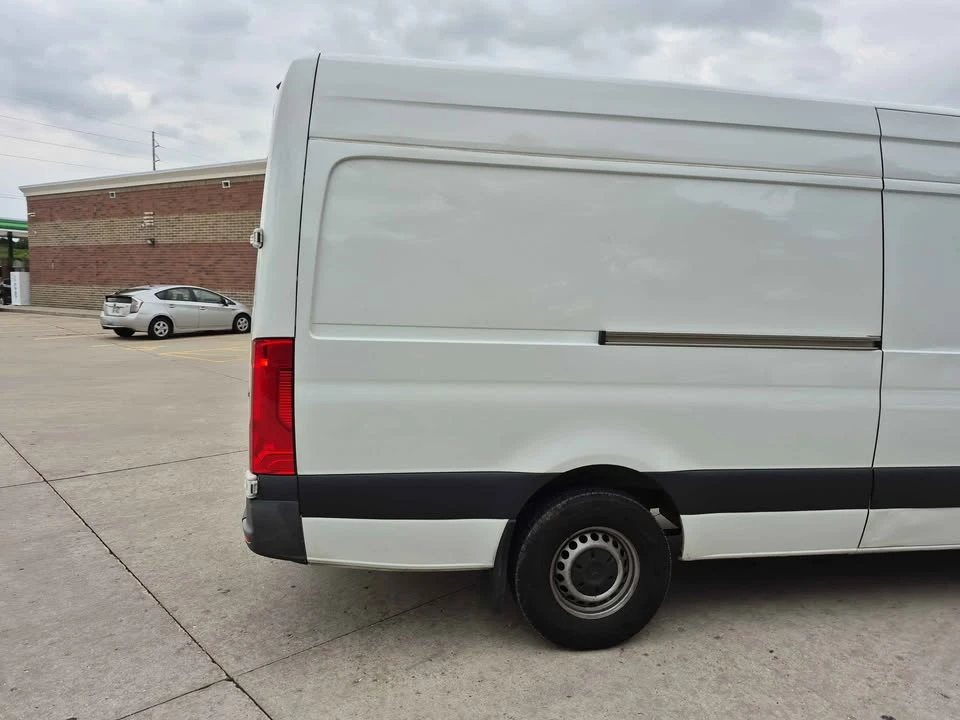 2023 Mercedes-Benz VS30 Sprinter - Image 9 of 13