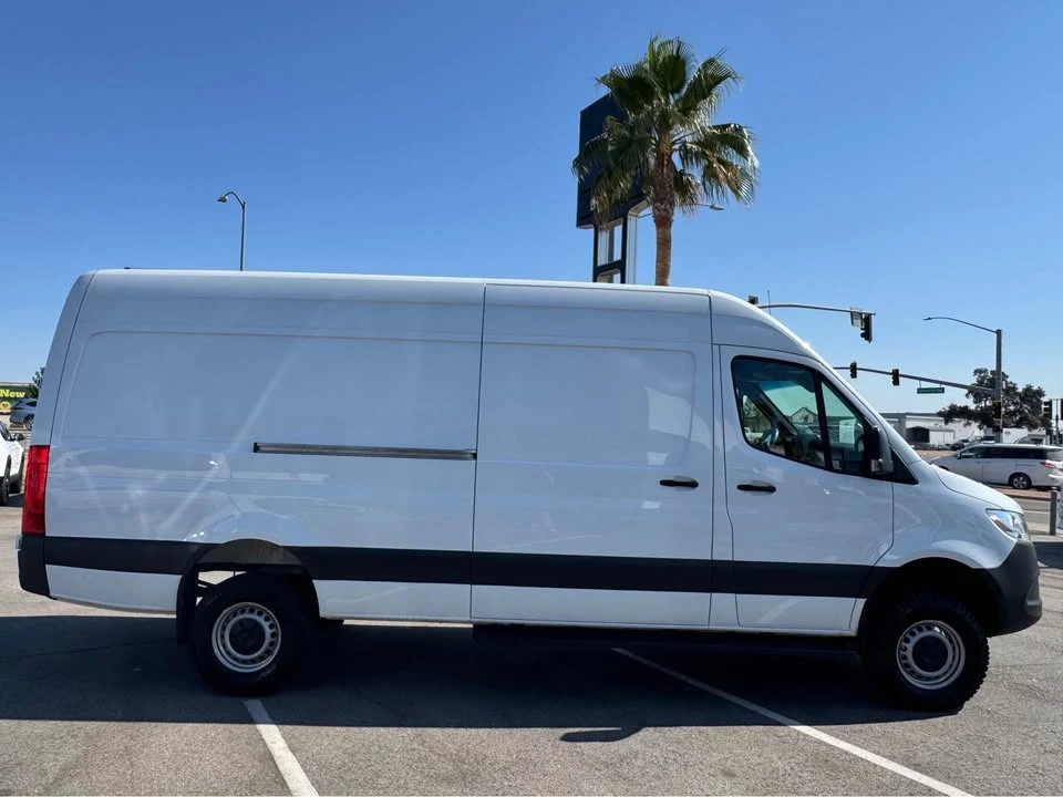 2023 Mercedes-Benz VS30 Sprinter - Image 4 of 17