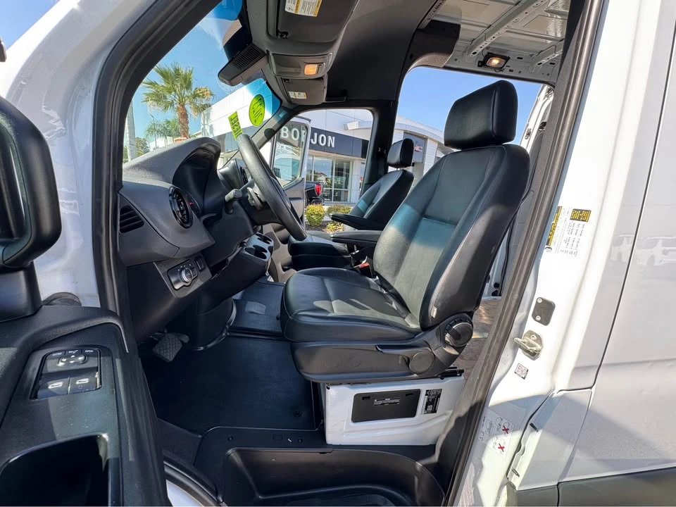 2023 Mercedes-Benz VS30 Sprinter - Image 15 of 17