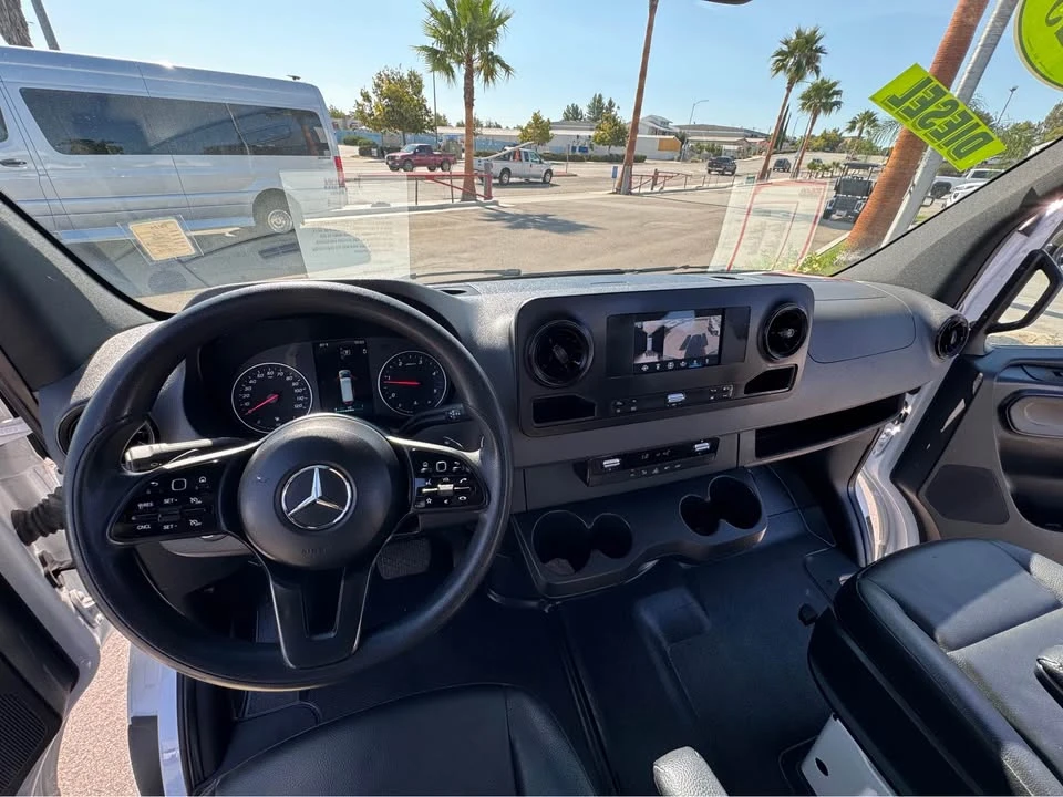 2023 Mercedes-Benz VS30 Sprinter - Image 16 of 17