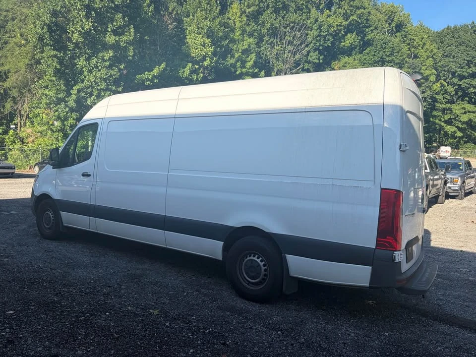 2023 Mercedes-Benz VS30 Sprinter - Image 3 of 9