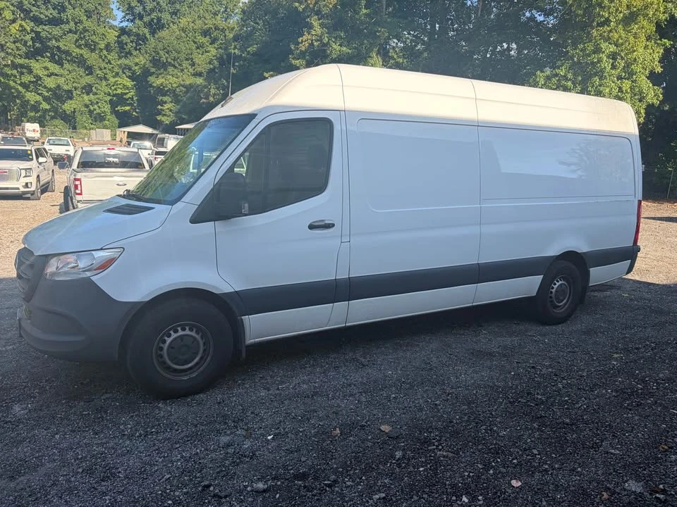 2023 Mercedes-Benz VS30 Sprinter - Image 2 of 9