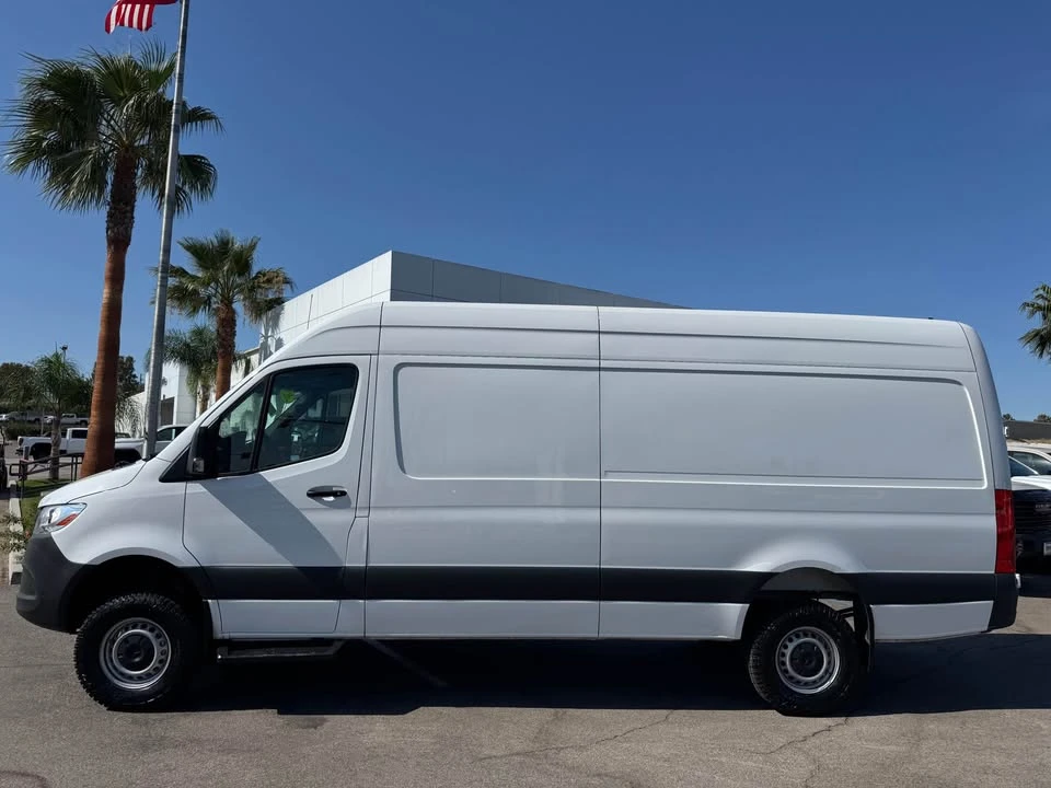 2023 Mercedes-Benz VS30 Sprinter - Image 8 of 17