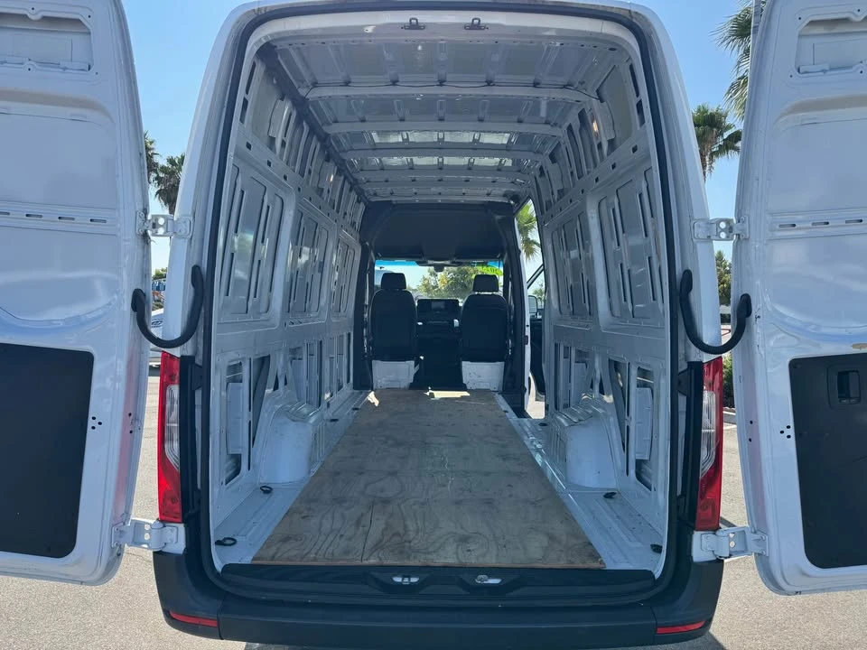 2023 Mercedes-Benz VS30 Sprinter - Image 13 of 17