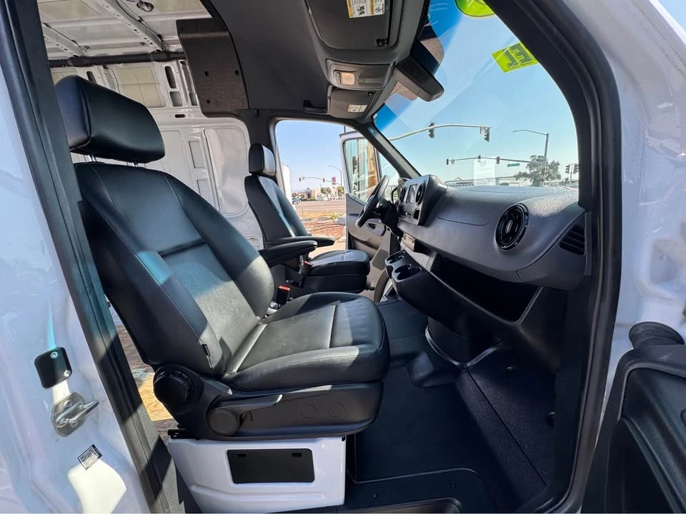 2023 Mercedes-Benz VS30 Sprinter - Image 10 of 17