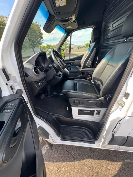 2023 Mercedes-Benz VS30 Sprinter - Image 8 of 13