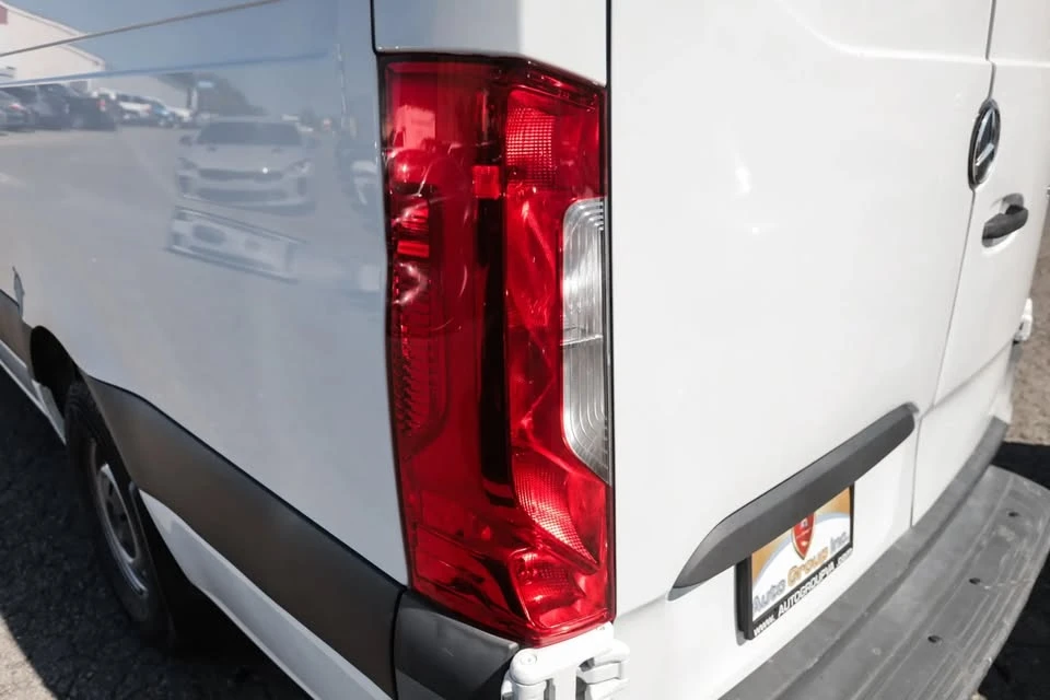 2023 Mercedes-Benz VS30 Sprinter - Image 6 of 19