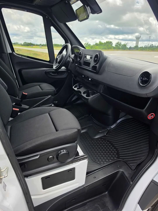2023 Mercedes-Benz VS30 Sprinter - Image 10 of 15