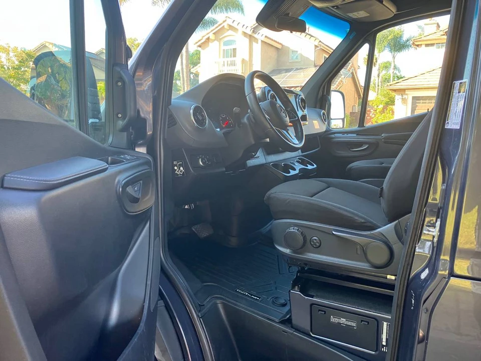 2023 Mercedes-Benz VS30 Sprinter - Image 8 of 24