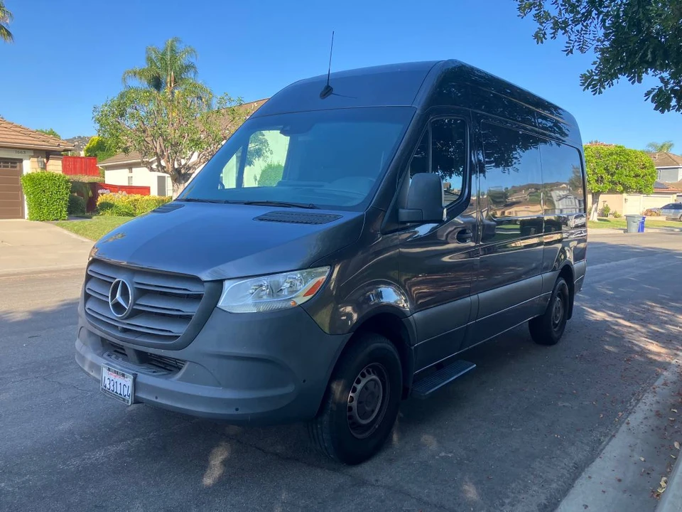 2023 Mercedes-Benz VS30 Sprinter - Image 2 of 24