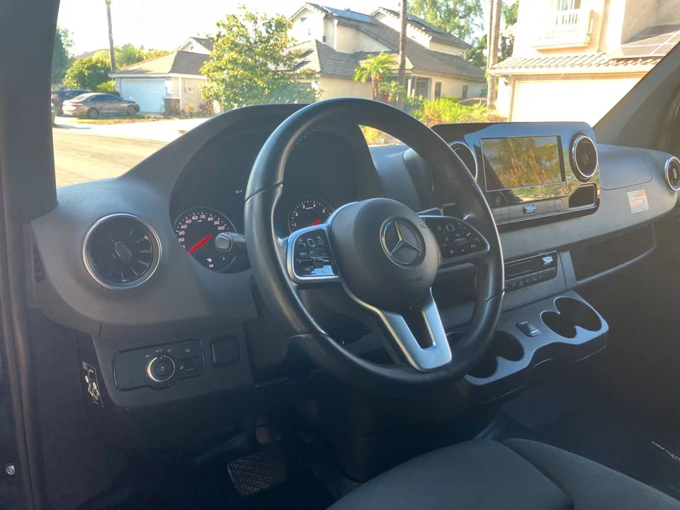 2023 Mercedes-Benz VS30 Sprinter - Image 9 of 24