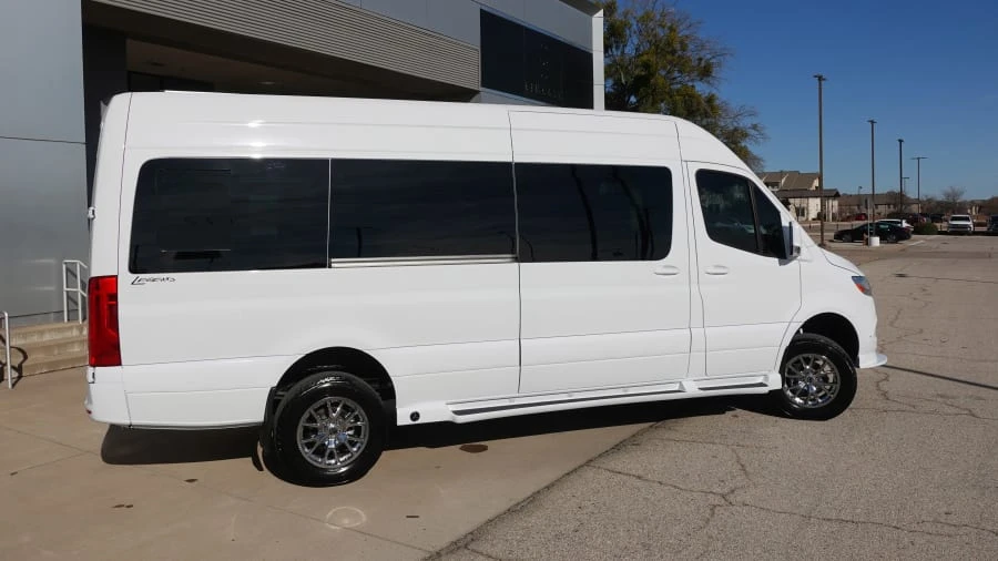 2023 Mercedes-Benz VS30 Sprinter - Image 17 of 31
