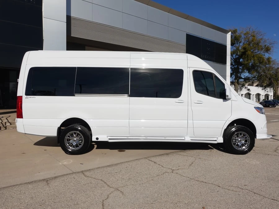 2023 Mercedes-Benz VS30 Sprinter - Image 19 of 31