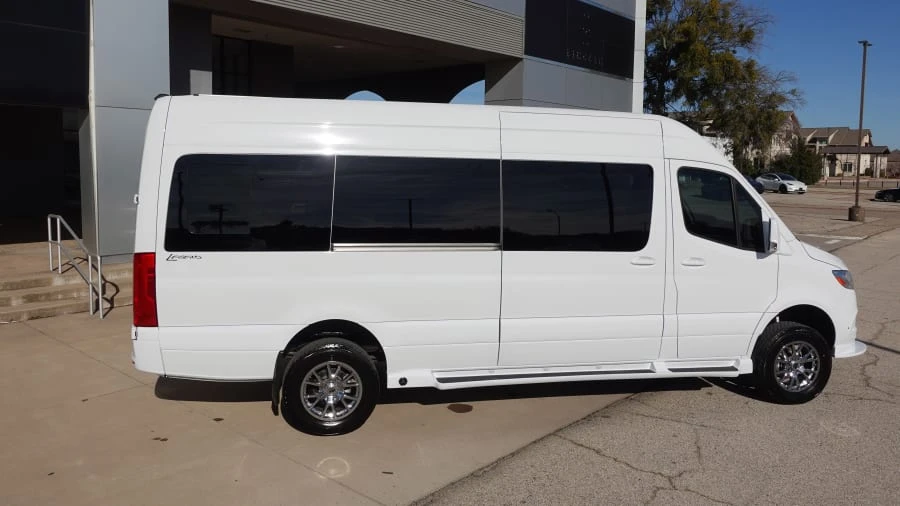 2023 Mercedes-Benz VS30 Sprinter - Image 13 of 31