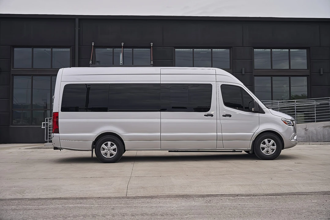 2023 Mercedes-Benz VS30 Sprinter - Image 15 of 31
