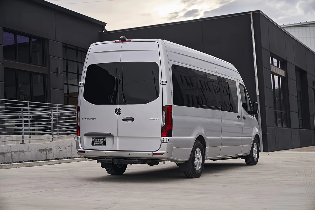 2023 Mercedes-Benz VS30 Sprinter - Image 10 of 31