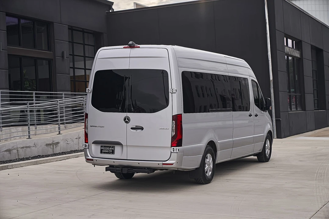 2023 Mercedes-Benz VS30 Sprinter - Image 9 of 31