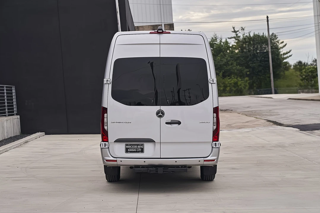 2023 Mercedes-Benz VS30 Sprinter - Image 7 of 31