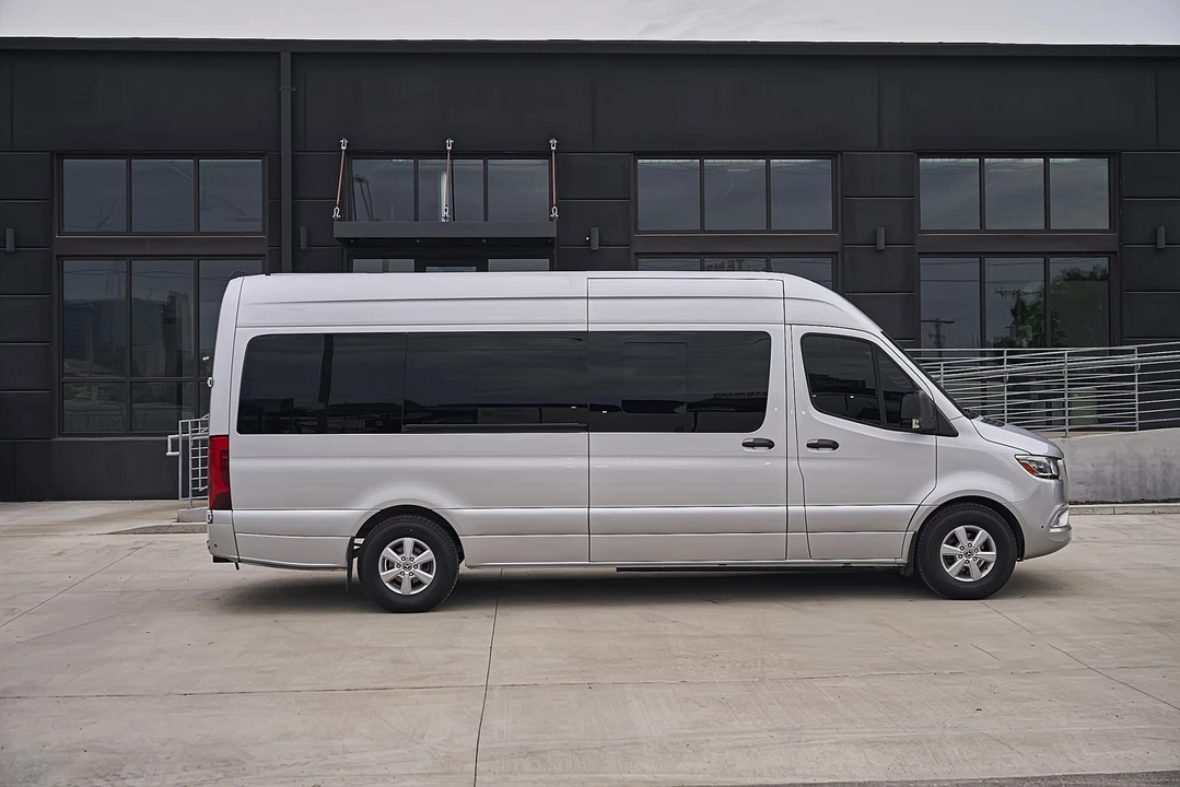 2023 Mercedes-Benz VS30 Sprinter - Image 14 of 31