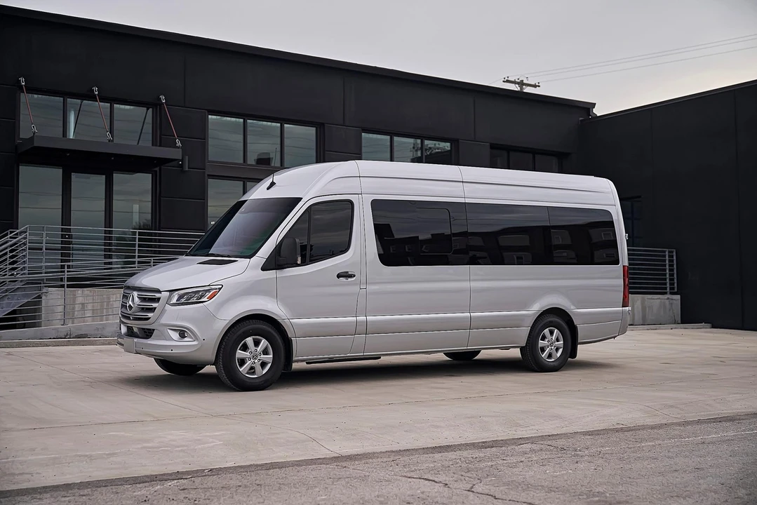 2023 Mercedes-Benz VS30 Sprinter - Image 3 of 31