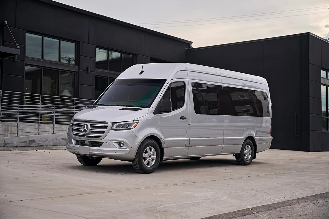 2023 Mercedes-Benz VS30 Sprinter - Image 2 of 31