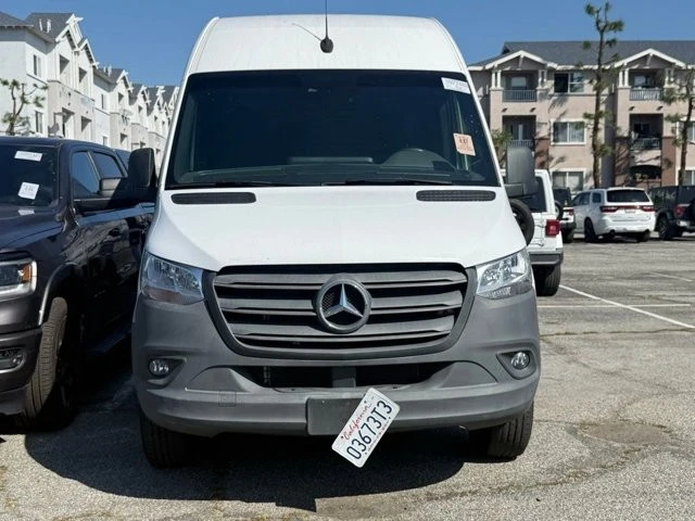 2023 Mercedes-Benz VS30 Sprinter - Image 2 of 11